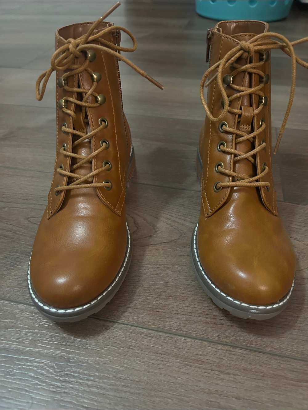 Women’s Tan Leather Lace-Up Ankle Boots - Picture 2 of 4